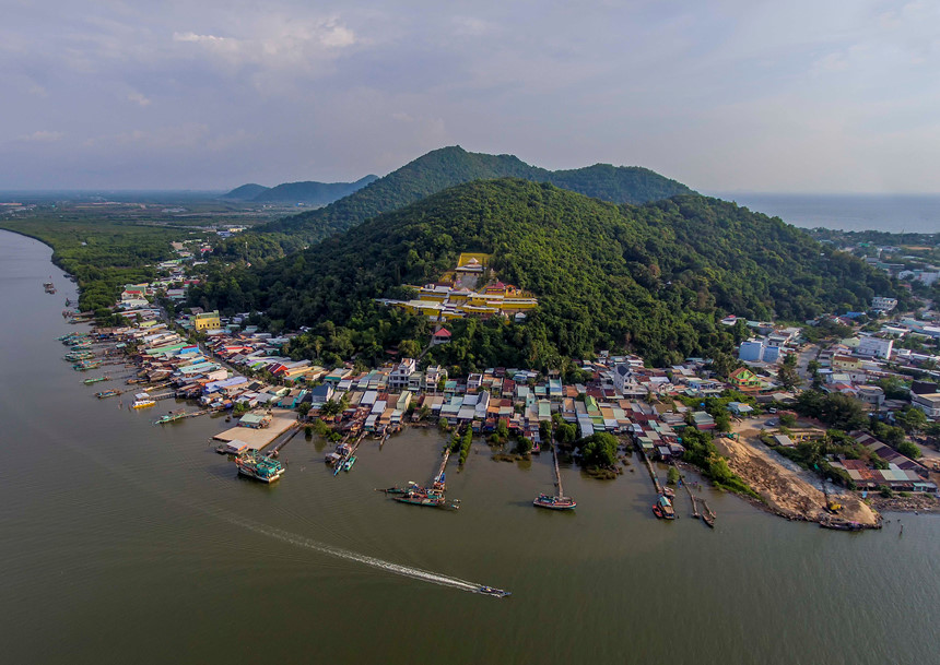 Th&agrave;nh[-]phố[-]trẻ[-]H&agrave;[-]Ti&ecirc;n[-]nh&igrave;n[-]từ[-]tr&ecirc;n[-]cao